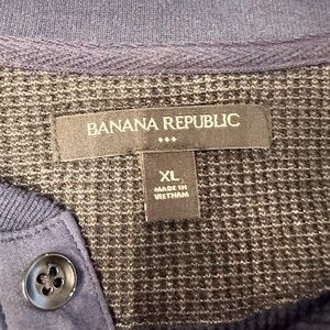 Men’s Banana Republic Navy and Gray Henley Sweater